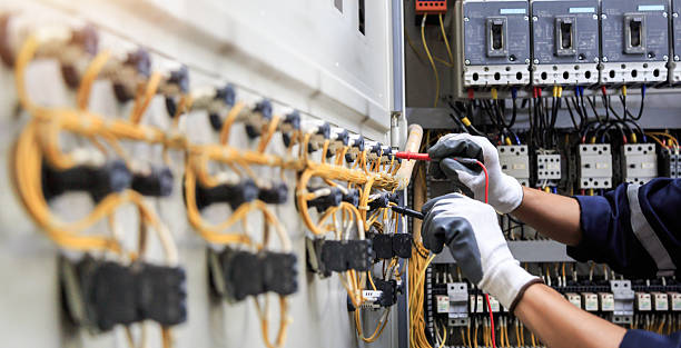 Professional Electrician technician working in Waterloo, IL